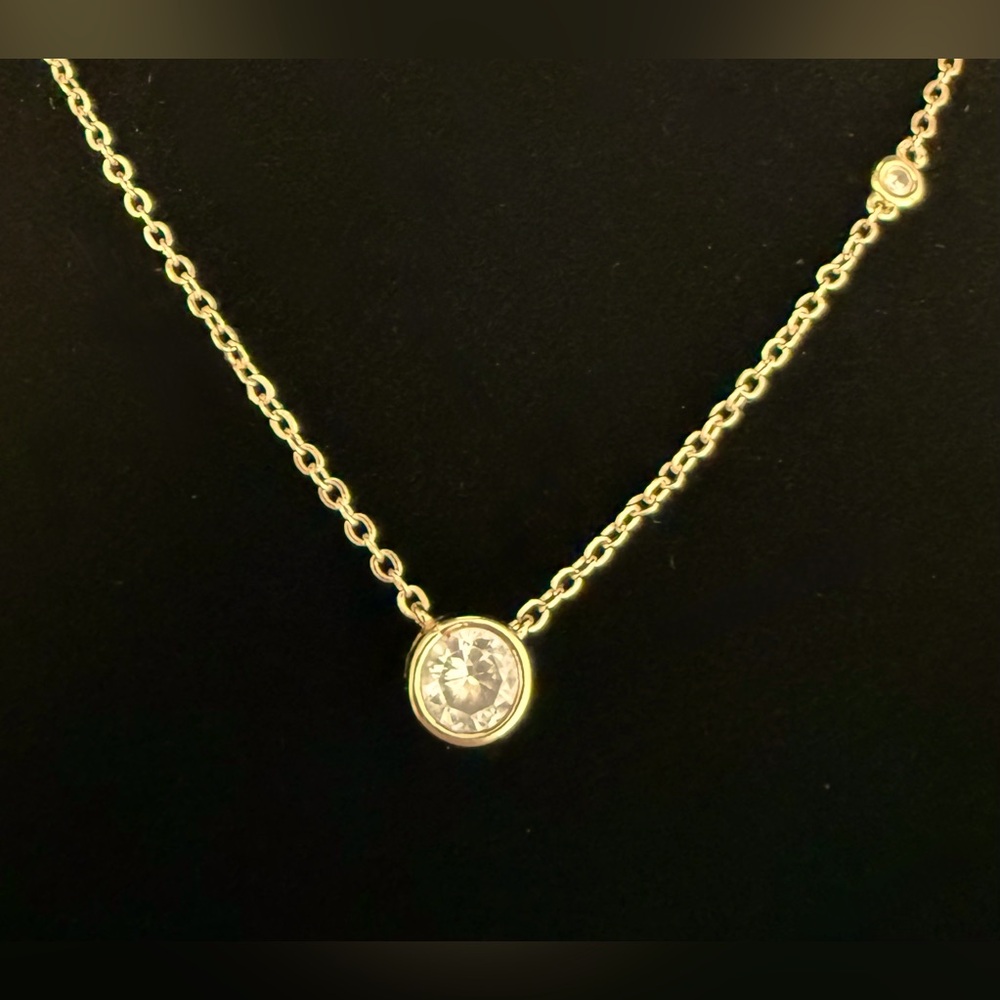 CZ KennethJayLane.Sought after
bezel set CZ necklace.❤️ Gift Boxed